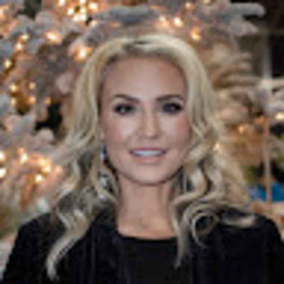 Meet your Posher, Nycole - Picture 1 of 1